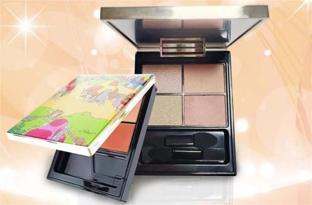 Penggemar kecantikan di mana pun sedang ramai membicarakan produk terbaru dalam dunia tata rias, Eyeshadow 4 Warna